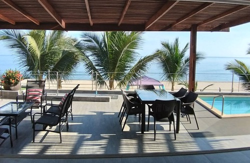 Zorritos House | Casa El Almirante – Beachfront Villa with Pool & Staff in Zorritos