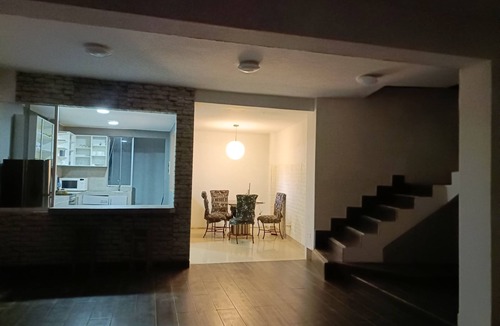 Asia House | Casa En Asia