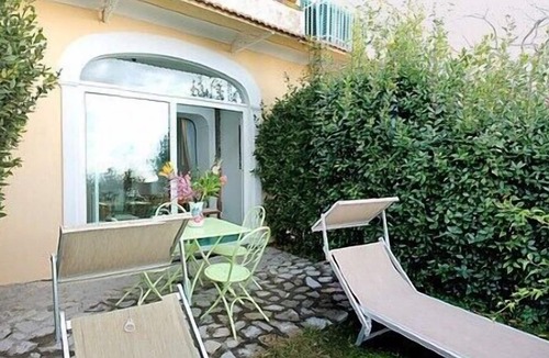 Nocelle House | Casa Ilnira D: A bright and sunny apartment in a quiet position, located on a hillside above the sea, with Free WI-FI.