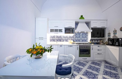 Laurito Villa | Casa Maiore, House with terrace and sea views