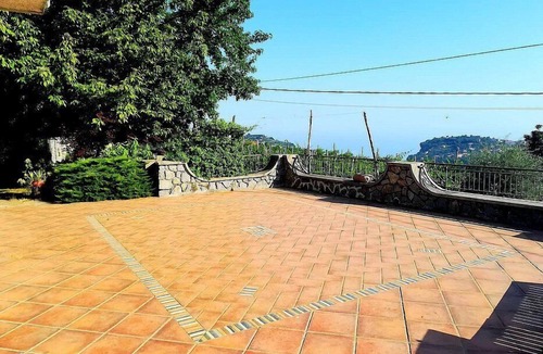 Agerola House | Casa Rosea: A characteristic two-story apartment that is part of a villa built sheer above the valley, with Free WI-FI.
