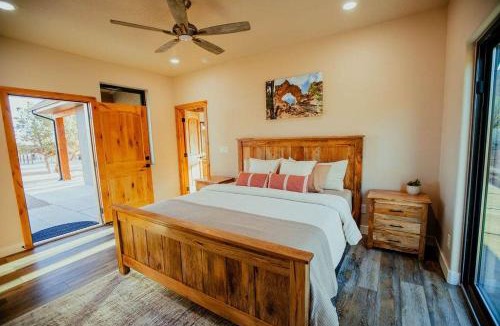 Kanab House | Casa Vermillion Modern Kanab Family Cabin Red Rock Views Near Zion