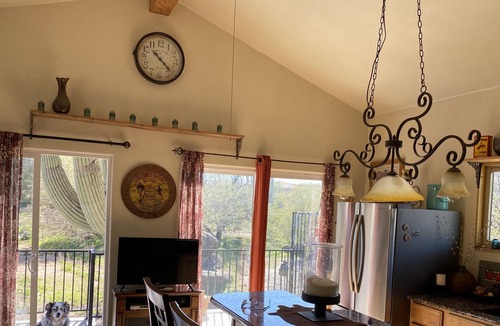 Cave Creek Cottage | Cave Creek Casita❤️ 1 bedroom on seasonal creek-views-hot tub