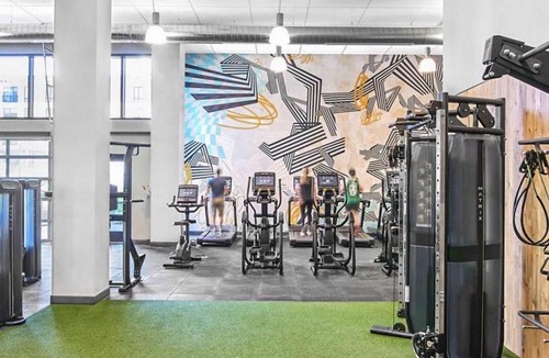 Assembly Square Apartment | Central 2BR Apt w Pool & Gym sleep 7