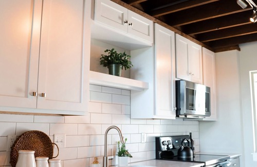 Bozeman Condo | CENTRAL Modern Condo! 4 Mins to Airport, Mins to Downtown Bozeman!