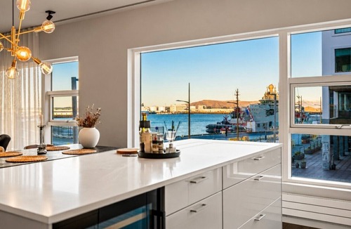 Downtown Apartment | Central Well-Rated Apartment Reykjavík