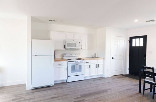 Gilbert Apartment | Centrally located cozy Studio in peaceful neighborhood!