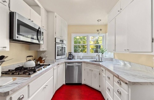 Billings Cottage | Centrally located for event attending, shopping & visiting family!