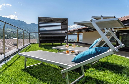 Caines Ski Chalet | Chalet "Apfel Feld-Hof" with Whirlpool, Saltwater Pool and Terrace