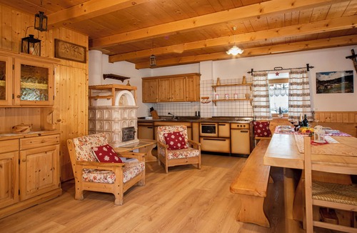 Palu del Fersina Ski Chalet | Chalet "Baita dei Minatori Val dei Mocheni" with Mountain View, Private Terrace & Wi-Fi