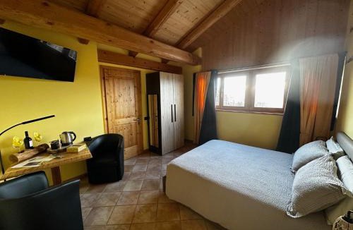 Castel Condino Bed & Breakfast | Chalet Chapeau RaR