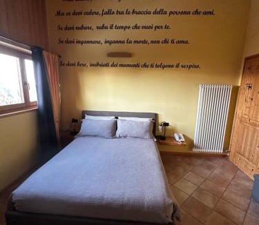 Castel Condino Bed & Breakfast | Chalet Chapeau RaR