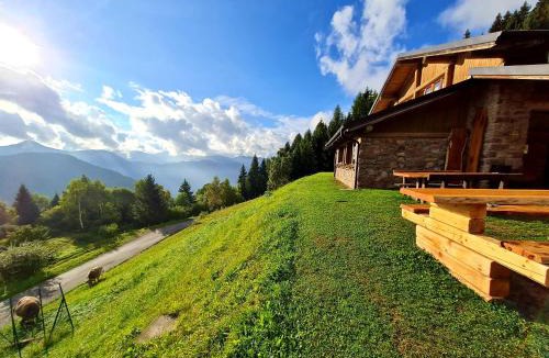 Castel Condino Bed & Breakfast | Chalet Chapeau RaR