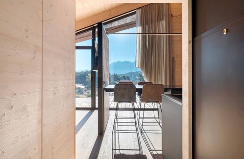 Nova Ponente Ski Chalet | Chalet 'Einheit B' with Mountain View, Private Terrace and Wi-Fi