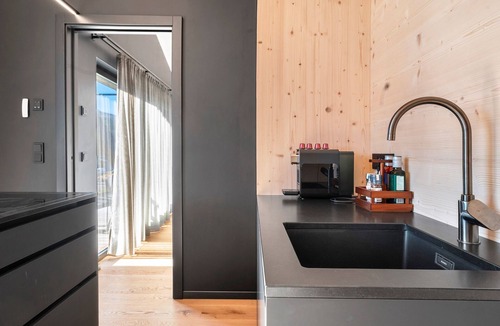 Nova Ponente Apartment | Chalet 'Einheit H' with Mountain View, Private Terrace and Wi-Fi