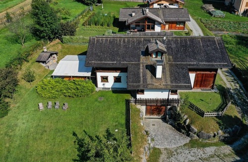 Giustino House | Chalet Field House