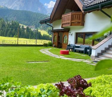 Selva di Val Gardena Apartment | Chalet Romy - AP Sasplat