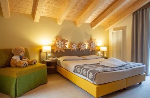 Tuenno Hotel | Chalet Tovel - Mountain Lake