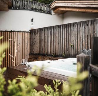 Brennero Apartment | Chalet Yak Häusl - Sauna & Whirlpool