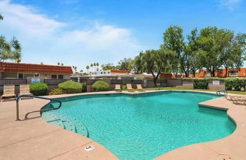 South Scottsdale Villa | Chaparral Charmer | 3BR | Pool | Bikes | King bed!