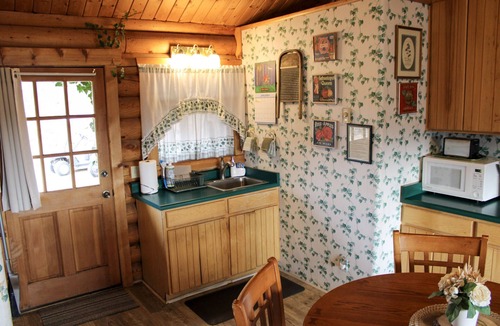Prescott Cottage | Chaparral & Country Garden Suite - Prescott Cabin Rentals