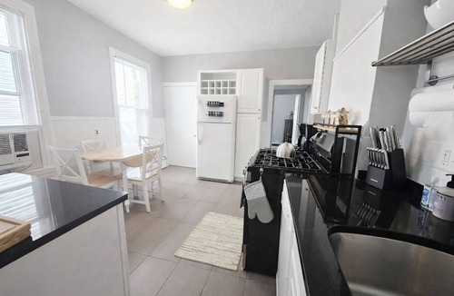 Thompson Square - Bunker Hill Condo | Charlestown Gem - Historic and Central Boston location, perfect for walking