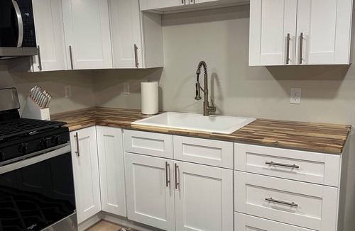 Macalester - Groveland Apartment | Charming 1-bedroom apartment near St. Thomas, St. Catherine, and Macalester!