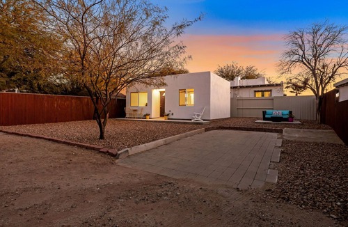 Sam Hughes Cottage | Charming 1-bedroom casita in fabulous Tucson with AC, WiFi