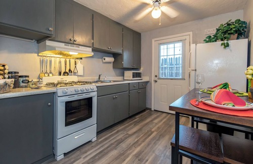 Tucson Cottage | Charming 1-bedroom cottage in a central location with WiFi and private backyard
