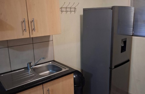Langenhoven Park Apartment | Charming 1-bedroom apartment in Bloemfontein perfect for your stay