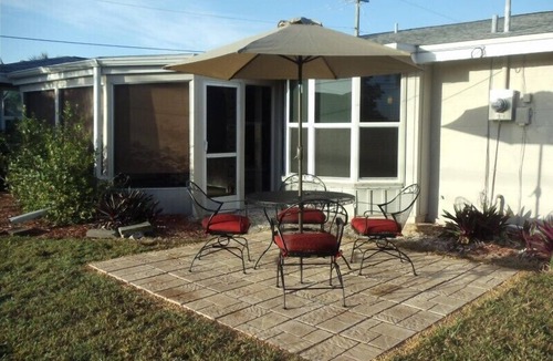 Port Charlotte House | CHARMING 2 BR VACATION GETAWAY IN SUNNY SOUTHWEST FLORIDA!