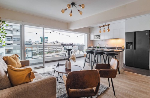 Barranco Apartment | Charming 3-bedroom apartment with rooftop pool in Barranco