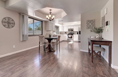 Tempe House | Charming 3-bedroom house with Pool and Hot Tub
