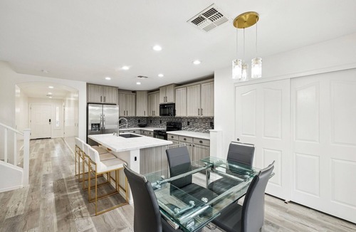 Laredo Ranch House | Charming 5 bedroom house with private pool and hot tub