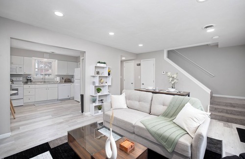 Springfield Apartment | Charming and cozy with a modern flair, 2 BR/1.5 BA, townhome apartment