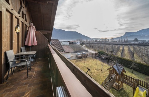 Lana Apartment | Charming Apartment “ Kammerhof Traube” with Mountain View, Wi-Fi, Balcony & Garden