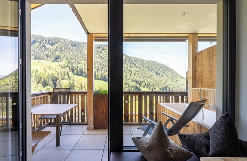 Collepietra Apartment | Charming Apartment “Sonnleiten Sonnenalm” with Mountain View