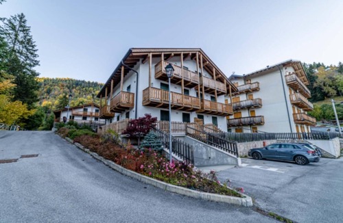 Alleghe Apartment | Charming Civetta Apparent Alleghe Dolomiti