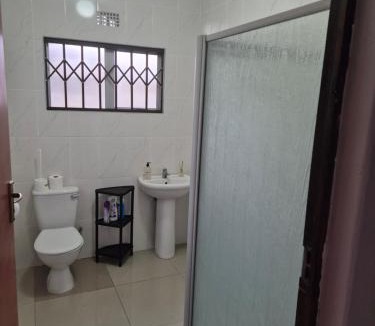 Empangeni Apartment | Charming Cottage for Getaways