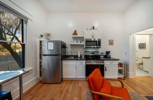 Iron Horse House | Charming & Cozy/Historic Duplex/1 BR 1 BA