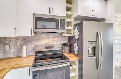 Kingman House | Charming Kingman Casita < 1 Mi to Route 66!