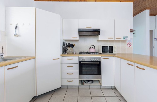 Umzumbe Apartment | Cheers! Beautiful 2-bedroom ocean view apartment in Umzumbe steps from the beach