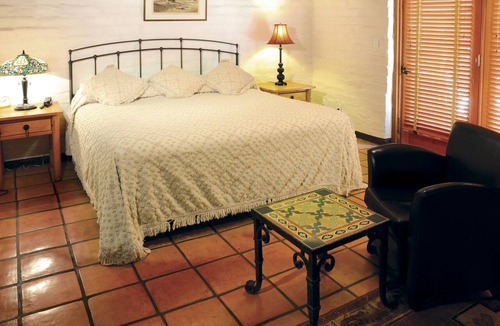 Sedona Hotel | Chic Handicap Hotel Suite, Pet Friendly, in the Heart of Sedona