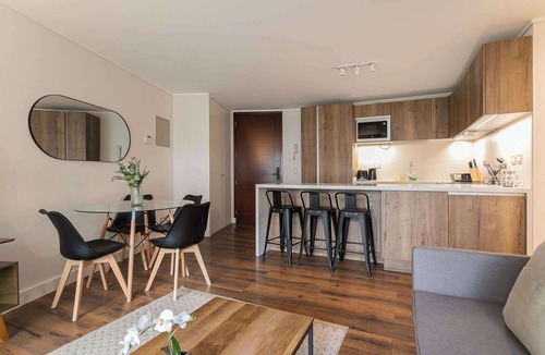 Apoquindo Apartment | Chic Las Condes Apt: 2BR, 2BA, Sleeps 5