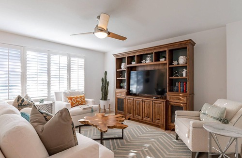 Park Scottsdale Townhouse House | Chic Scottsdale Townhome Near Old Town - Sleeps 6