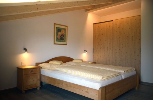 Foiana Apartment | Child-friendly accommodation with swimming pool in a family environment.
