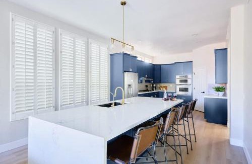 Camelback East House | Citrus-Pool & Spa-Walk 2 restaurants, shops & bars