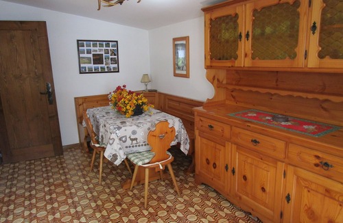 Baselga di Pine Apartment | Classic apartment