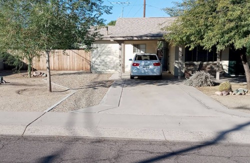 Camelback East House | Clean, Private Guestroom and Bath - Near Biltmore