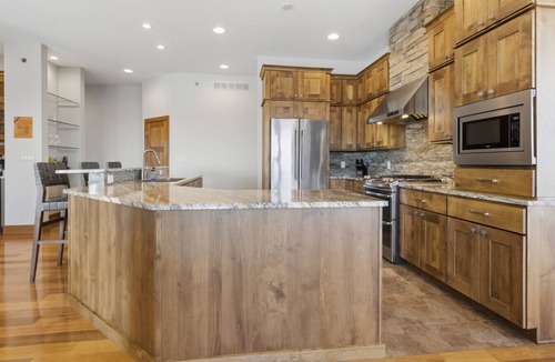 Sunrise Beach House | Cliffside Lodge - Heated Pool, Hot Tub, & Views!